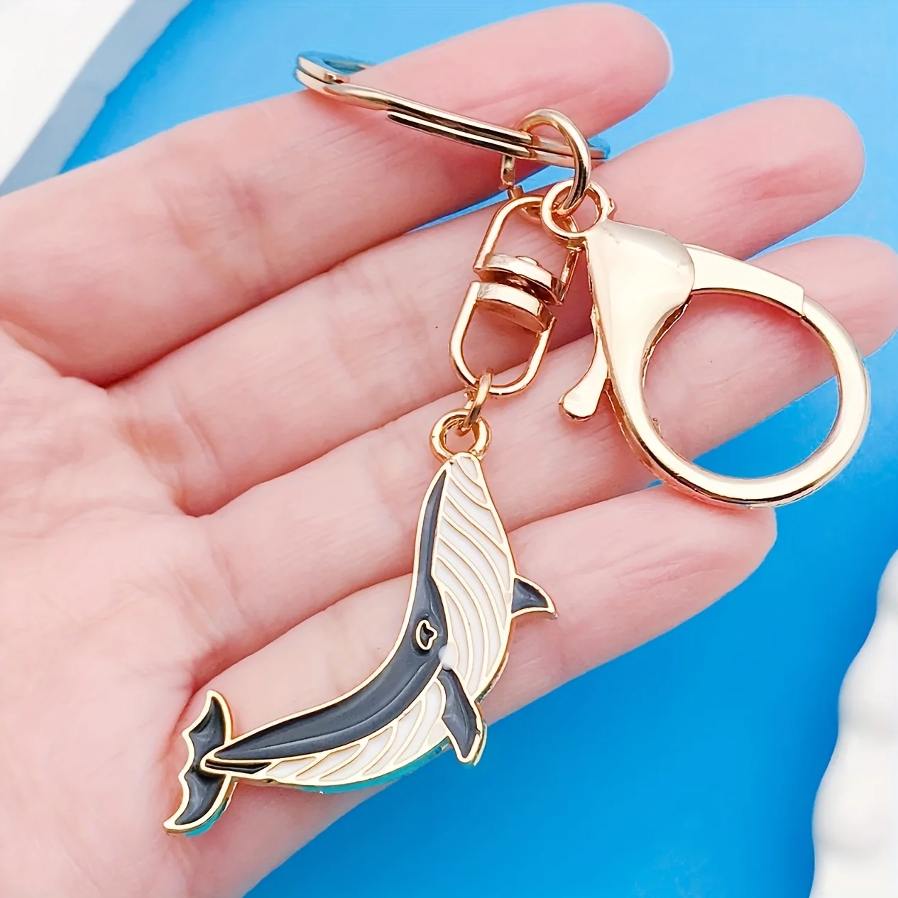 Elegant Whale Keychain in Zinc - Laptop Accessories Design ulasan dan harga