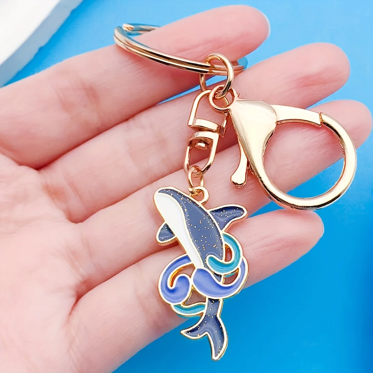 Elegant Whale Keychain in Zinc - Laptop Accessories Design ulasan dan harga